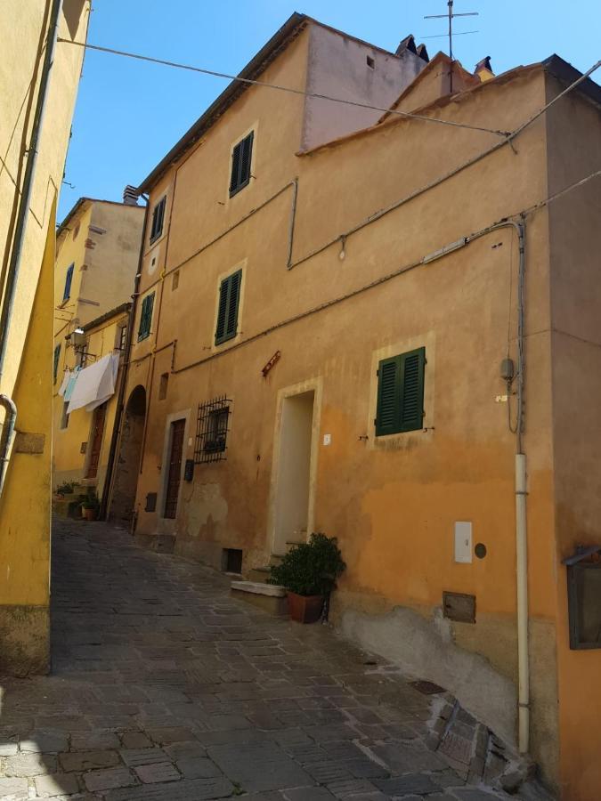 In Castello Apartment Castagneto Carducci Exterior photo